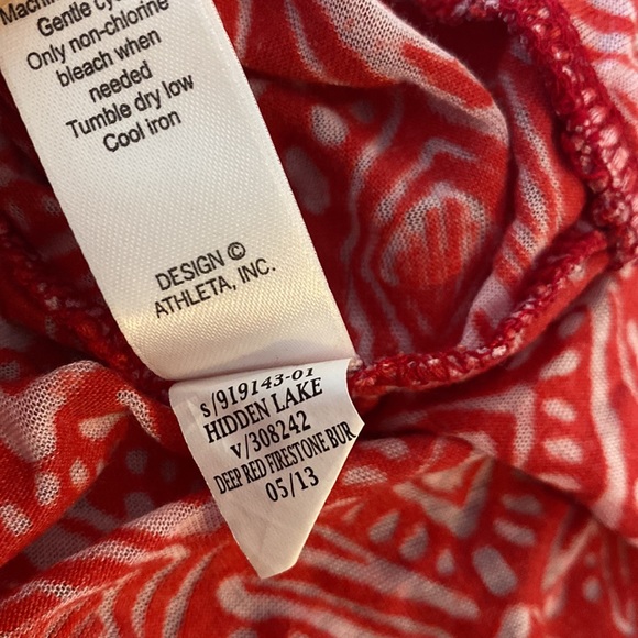 Athleta Hidden Lake Deep Red Firestone ombré long sleeve pullover top with hood - Picture 10 of 10